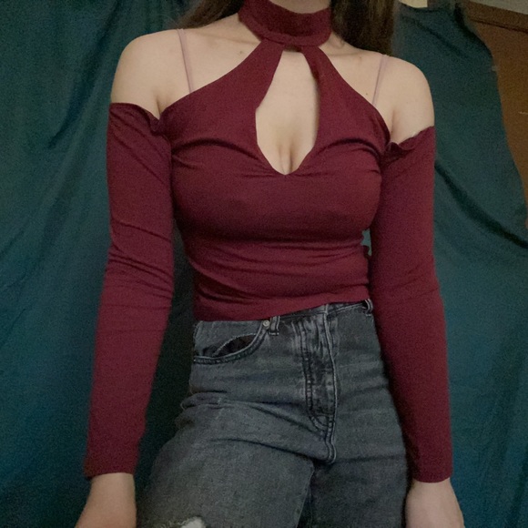 red keyhole american appearl top - Picture 2 of 5